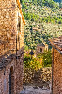 Altes mediterranes Dorf Fornalutx auf Mallorca, Spanien