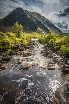 Etive met Beinn Ceitlein (832 m), Glen Etive van Christian Müringer