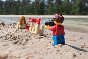 Lars maakt foto van zandkasteel van Ilze de Meer