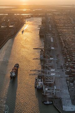 Port of Rotterdam by Luc Buthker