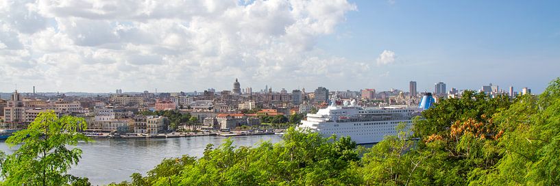 Aankomst cruiseschip Havana van Rob Altena