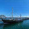Segelboot am Kai im  Hafen Sassnitz von GH Foto & Artdesign