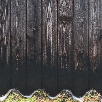 closeup donker houten planken lijnenspel abstract van Tessa Louwerens
