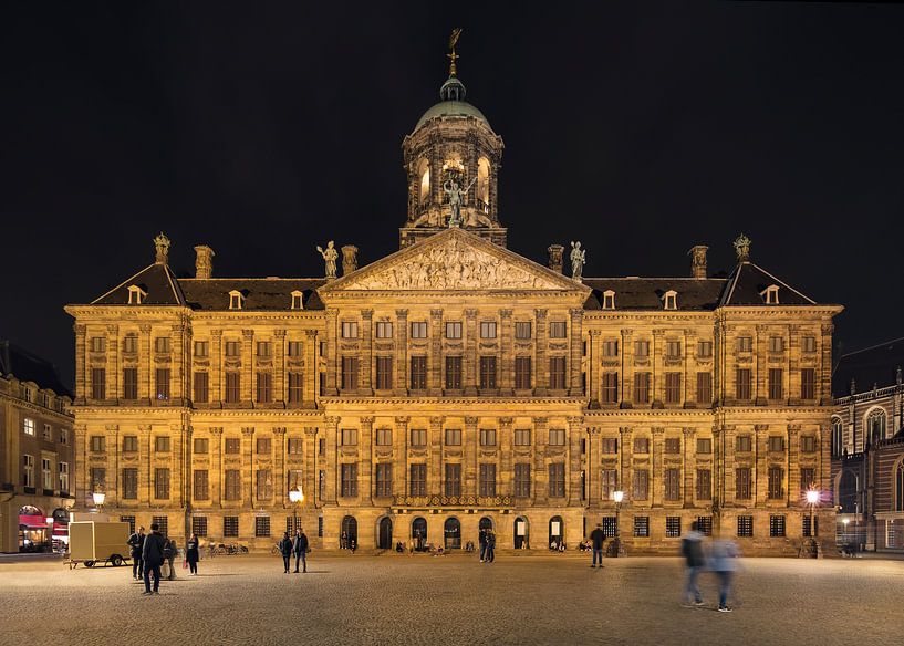 Palais royal, place du Dam d'Amsterdam la nuit. par Tony Vingerhoets