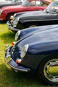 Porsche 356 klassische Sportwagen in einer Reihe