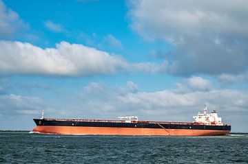 Oil tanker heading for open sea by Sjoerd van der Wal