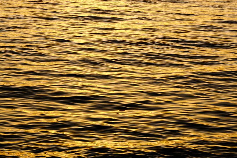 Zonsondergang gereflecteerd op het water par Nynke Nicolai