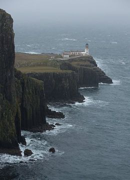 Schotland, Neist Point Lighthouse, Isle of Skye Color desat. van Ivo Bentes