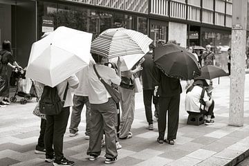 Waiting in the sun, Ginza Tokyo by André Bouterse