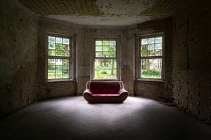 Verlassenes Sofa.