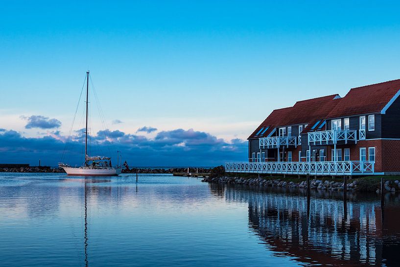 Blick auf den Hafen von Klintholm Havn in Dänemark von Rico Ködder