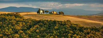 Cappella della Madonna di Vitaleta in gouden licht