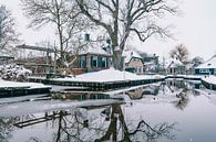 Winter in der Dwarsgracht in der Nähe des Dorfes Giethoorn mit den berühmten Kanälen von Sjoerd van der Wal Fotografie Miniaturansicht