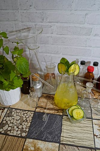 Komkommer Basil Gin Cocktail in een fles