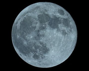 De Maan - Altijd betoverend om naar te kijken van Ronald Pieterman