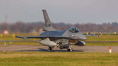 Koninklijke Luchtmacht General Dynamics F-16 Fighting Falcon. van Jaap van den Berg