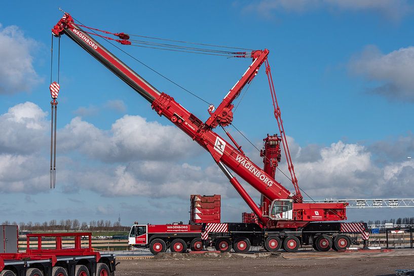 Demag AC 700 mobile telescopic crane from Wagenborg. by Jaap van den Berg