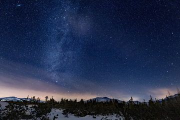 De Melkweg boven de Oostenrijkse Alpen van Jonathan Vandevoorde