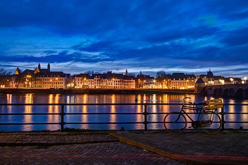 Maastricht - La Meuse la nuit depuis la Cöversplein