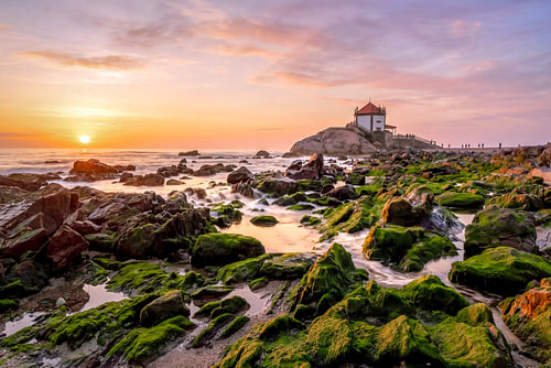 Capela do Senhor da Pedra — Lumière sur l’Atlantique sur Didier Laurent