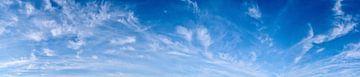 Blauer Himmel mit Wolken von Günter Albers