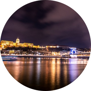 Budapest at night - Donau verlicht - Hongarije van John Ozguc