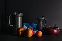 Stilleven scene met tin en fruit