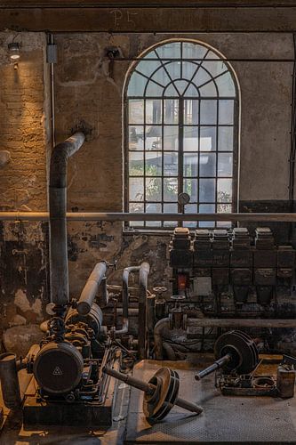 Rouille, béton et machines – Motifs tirés d'anciennes installations industrielles