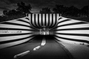 Zwart witte fietstunnel in Eindhoven