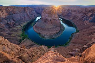 Horseshoe Bend bij zonsondergang van Buellom