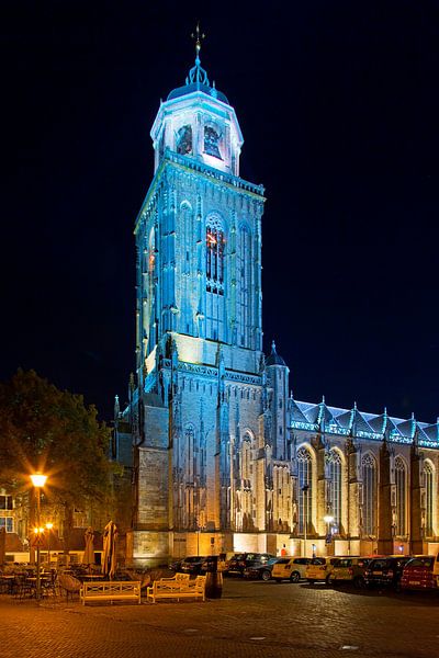 Lebuïnuskerk in de nacht te Deventer van Anton de Zeeuw