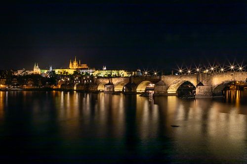 Praag - Vltava, Karelsbrug en Hradčany bij nacht