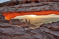 Zonsopgang bij Mesa Arch in Canyonlands National Park van Jürgen Ritterbach thumbnail