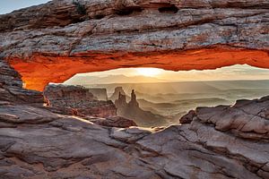 Sonnenaufgang am Mesa Arch im Canyonlands-Nationalpark
