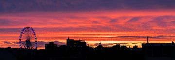 Panorama silhouet van Noordwijk vlak na kleurrijke zonsondergang van Yanuschka Fotografie | Noordwijk