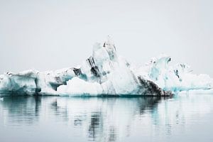 IJsbergen in Jökulsarlon van Pascal Deckarm
