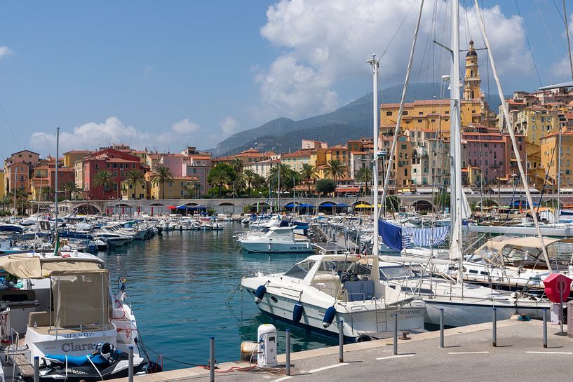 Der Hafen von Menton in Frankreich von Linda Schouw