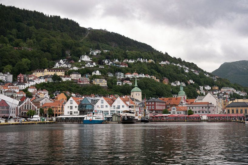 Ein trüber Tag im Hafen von Bergen, Norwegen von Ylenia Di Pietra