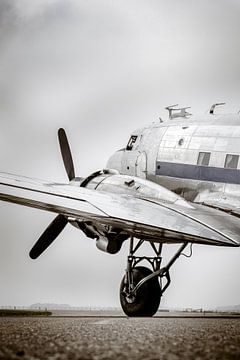 Vintage Douglas DC-3 propeller airplane ready for take off by Sjoerd van der Wal