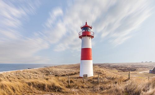 Snel bewegende wolken bij de vuurtoren List-Ost op Sylt
