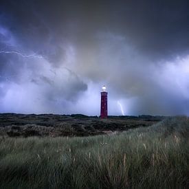 Thunderstruck - Onweer bij Vuurtoren 'Westhoofd' bij Ouddorp van Niels Dam