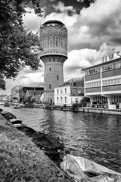 De watertoren aan het Heuveloord in Utrecht aan de Vaartsche Rijn van André Blom Fotografie Utrecht