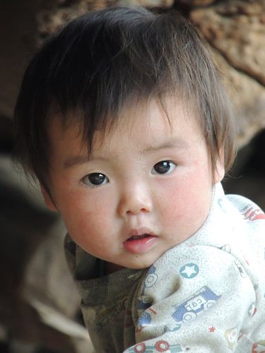 Jong kindje in Sapa, Vietnam.
