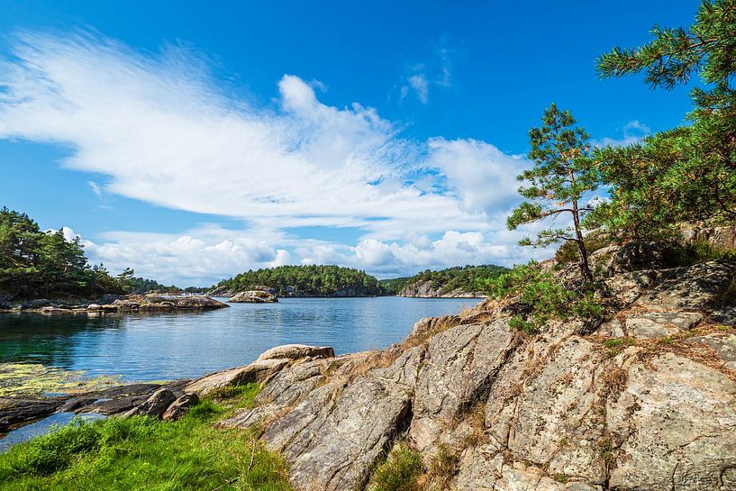 Landschaft auf der Halbinsel Riveneset in Norwegen von Rico Ködder