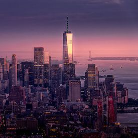 Skyline von New York City bei Sonnenuntergang von Mark Bolijn