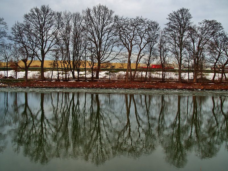 Kanaal spiegelen van Edgar Schermaul
