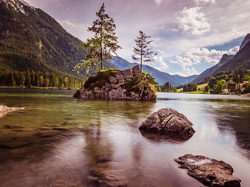 Uitzicht op de Hintersee in de Berchtesgadener Alpen