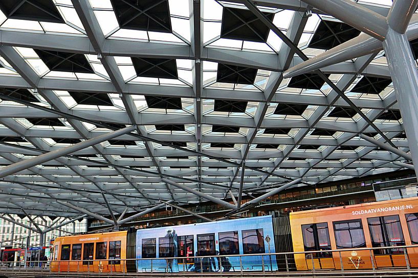 The Hague railway station by Steijn Wullink