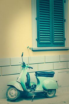 Retrofoto van een typisch Italiaanse Vespa