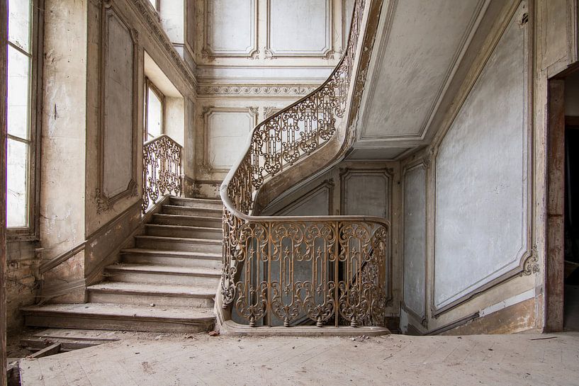 Treppe in französischem Château von Tim Vlielander